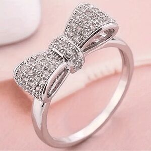 Silver Bow Cubic Zirconia Ring size 8